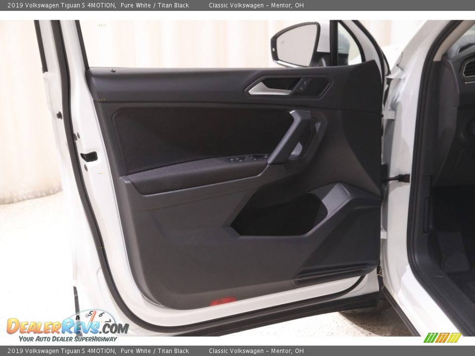 2019 Volkswagen Tiguan S 4MOTION Pure White / Titan Black Photo #4