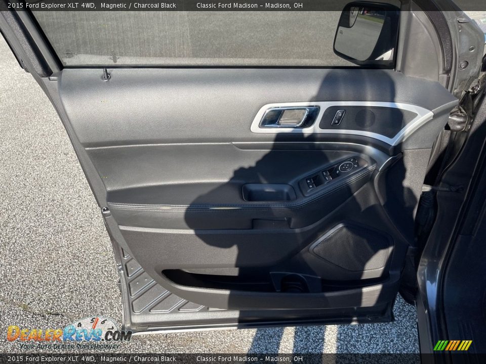 2015 Ford Explorer XLT 4WD Magnetic / Charcoal Black Photo #12