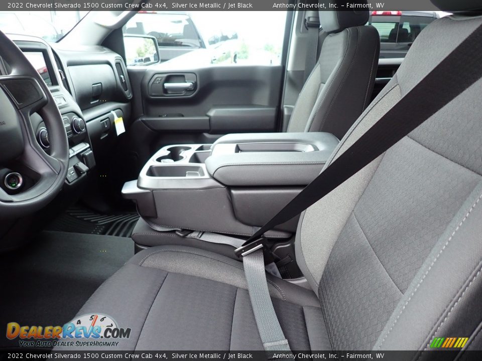 Front Seat of 2022 Chevrolet Silverado 1500 Custom Crew Cab 4x4 Photo #10