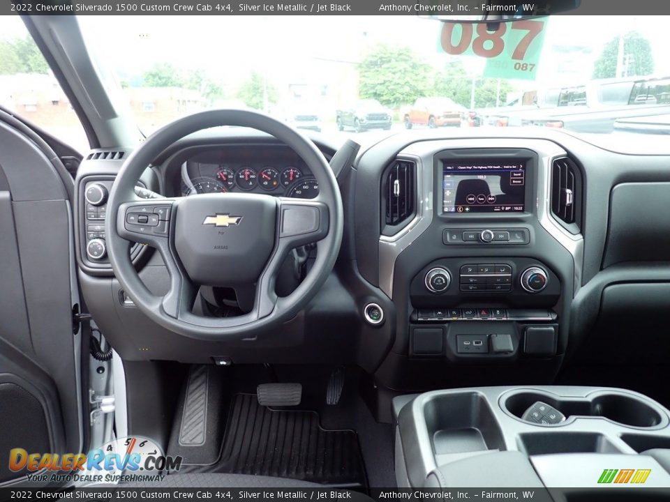 Dashboard of 2022 Chevrolet Silverado 1500 Custom Crew Cab 4x4 Photo #13
