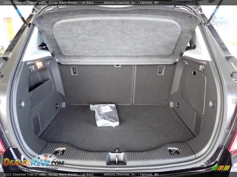 2022 Chevrolet Trax LT AWD Mosaic Black Metallic / Jet Black Photo #5