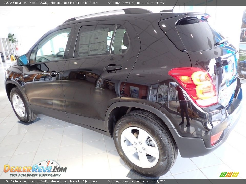 2022 Chevrolet Trax LT AWD Mosaic Black Metallic / Jet Black Photo #6