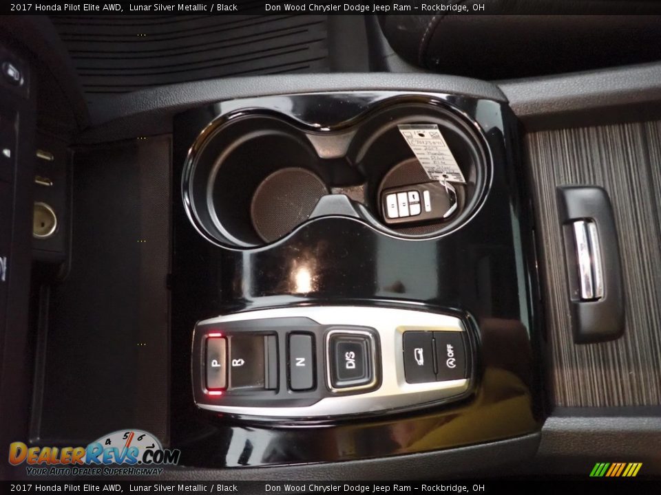 2017 Honda Pilot Elite AWD Lunar Silver Metallic / Black Photo #26