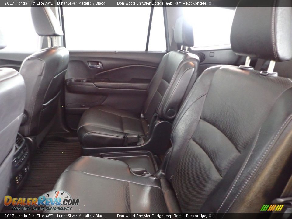 2017 Honda Pilot Elite AWD Lunar Silver Metallic / Black Photo #31