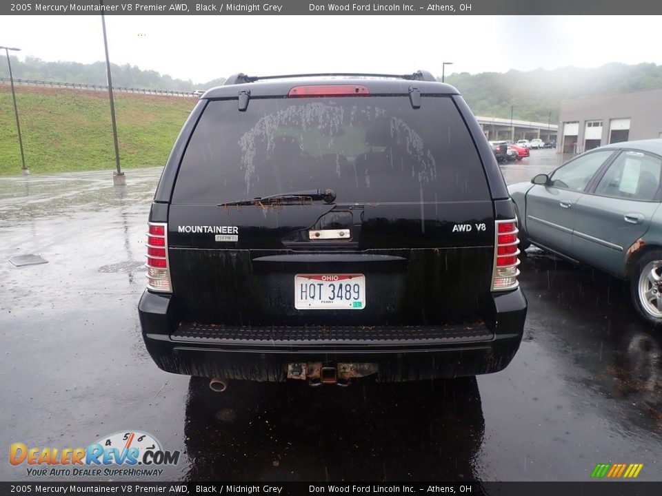 2005 Mercury Mountaineer V8 Premier AWD Black / Midnight Grey Photo #10