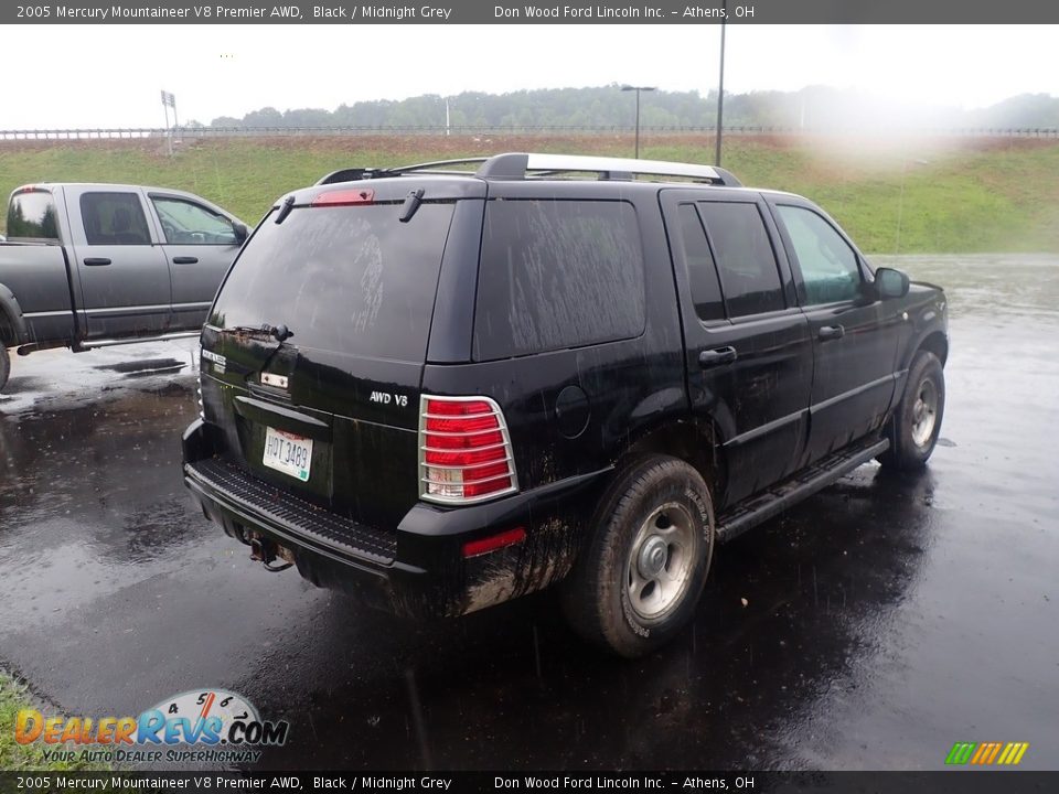 2005 Mercury Mountaineer V8 Premier AWD Black / Midnight Grey Photo #11