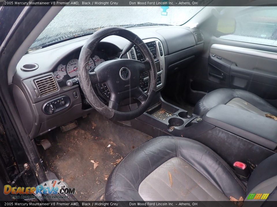2005 Mercury Mountaineer V8 Premier AWD Black / Midnight Grey Photo #12