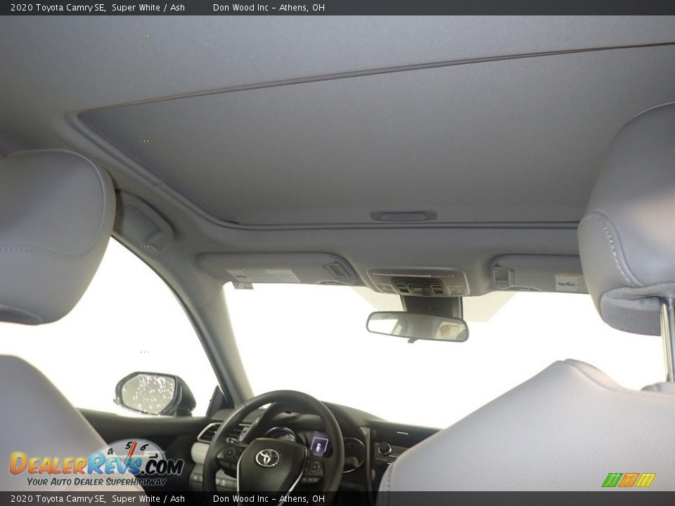 2020 Toyota Camry SE Super White / Ash Photo #2