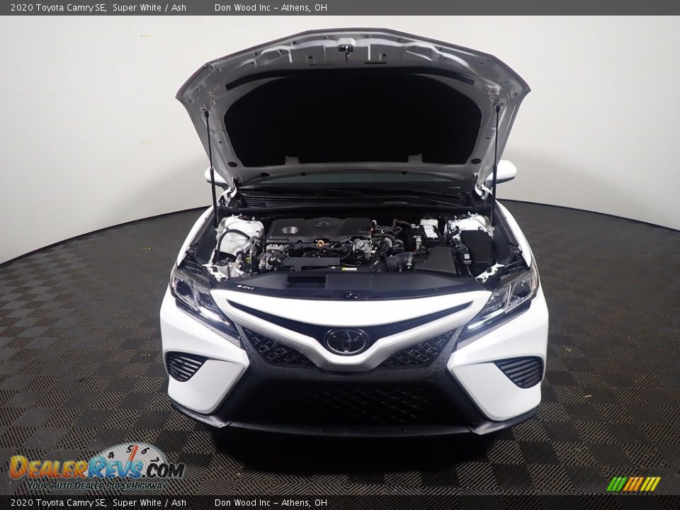 2020 Toyota Camry SE Super White / Ash Photo #8