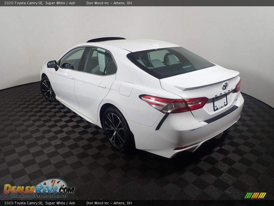 2020 Toyota Camry SE Super White / Ash Photo #14