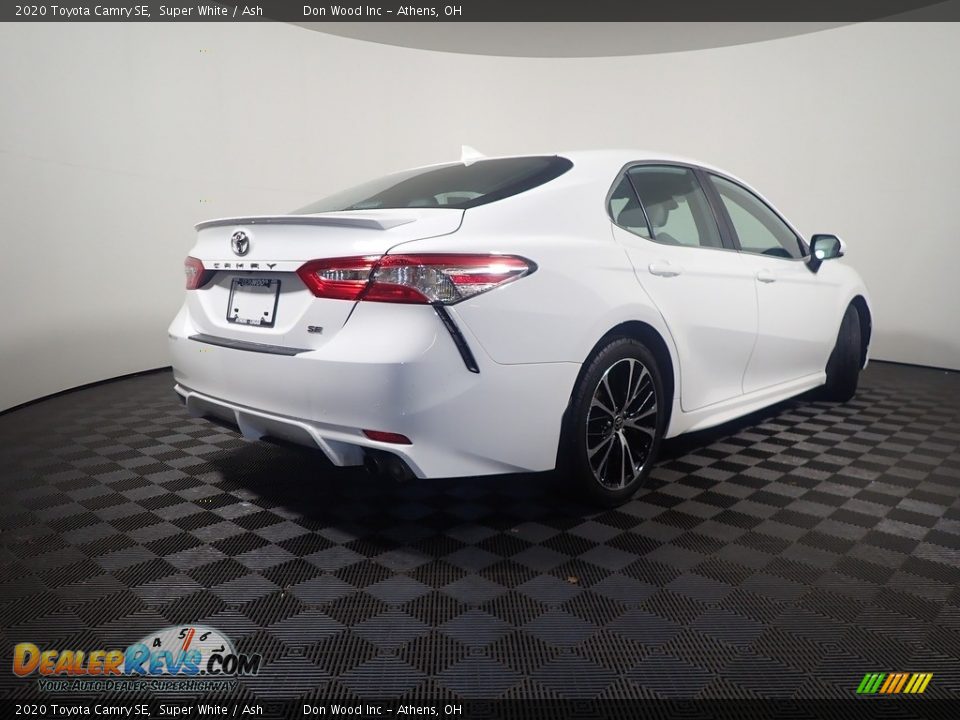 2020 Toyota Camry SE Super White / Ash Photo #18