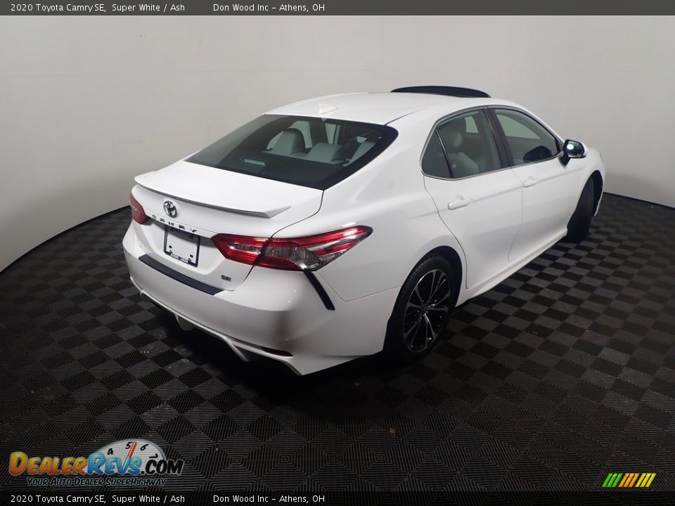 2020 Toyota Camry SE Super White / Ash Photo #19