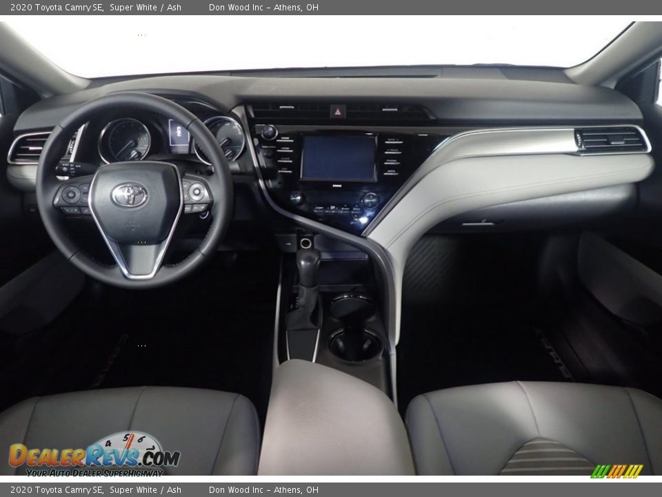 2020 Toyota Camry SE Super White / Ash Photo #26