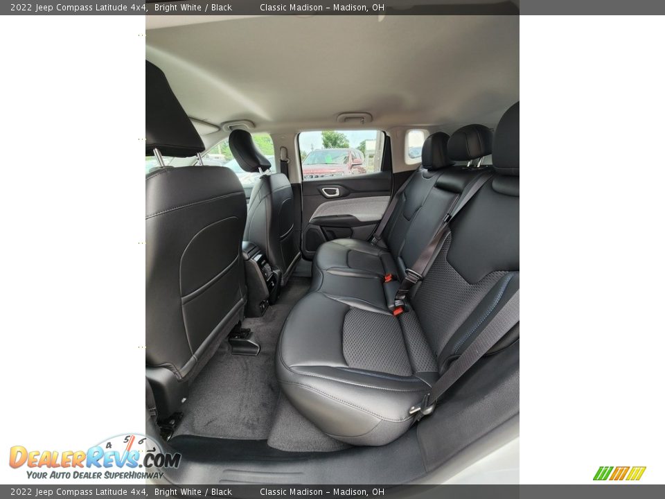 2022 Jeep Compass Latitude 4x4 Bright White / Black Photo #3