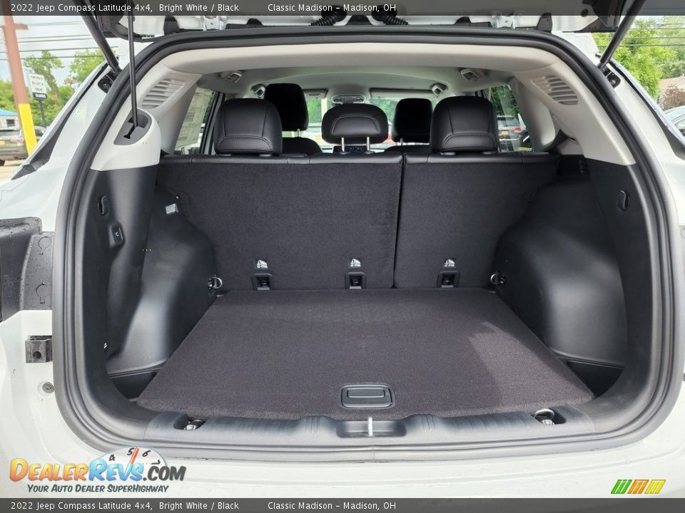 2022 Jeep Compass Latitude 4x4 Bright White / Black Photo #11