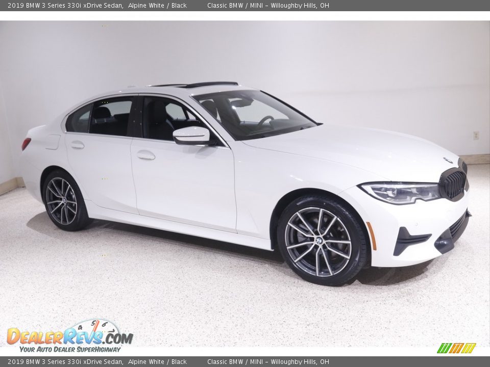 Alpine White 2019 BMW 3 Series 330i xDrive Sedan Photo #1