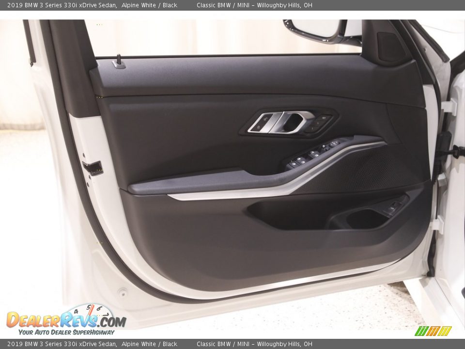 Door Panel of 2019 BMW 3 Series 330i xDrive Sedan Photo #4