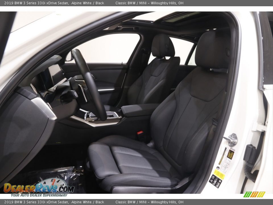Black Interior - 2019 BMW 3 Series 330i xDrive Sedan Photo #5