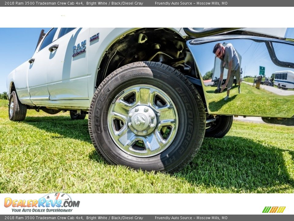 2018 Ram 3500 Tradesman Crew Cab 4x4 Bright White / Black/Diesel Gray Photo #2