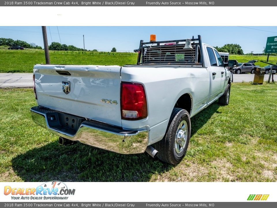 2018 Ram 3500 Tradesman Crew Cab 4x4 Bright White / Black/Diesel Gray Photo #4