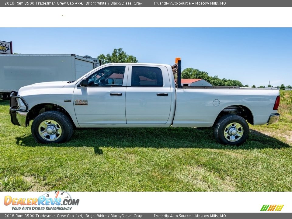 2018 Ram 3500 Tradesman Crew Cab 4x4 Bright White / Black/Diesel Gray Photo #7