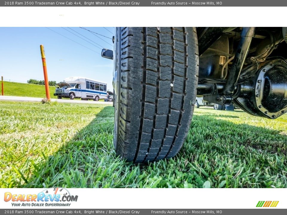 2018 Ram 3500 Tradesman Crew Cab 4x4 Bright White / Black/Diesel Gray Photo #14