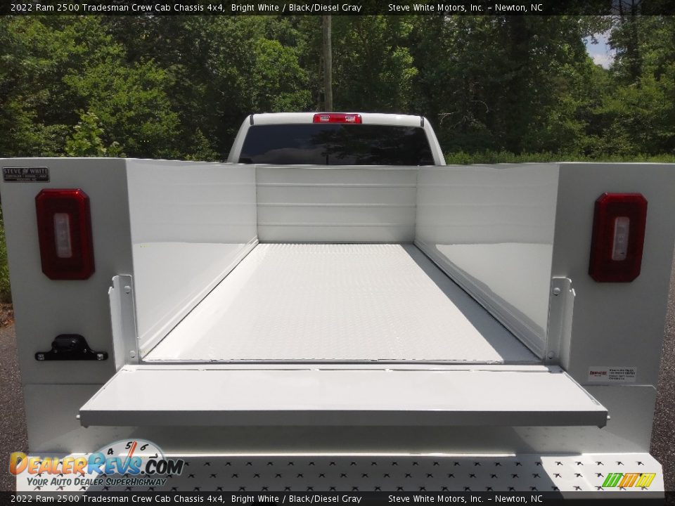 2022 Ram 2500 Tradesman Crew Cab Chassis 4x4 Bright White / Black/Diesel Gray Photo #9