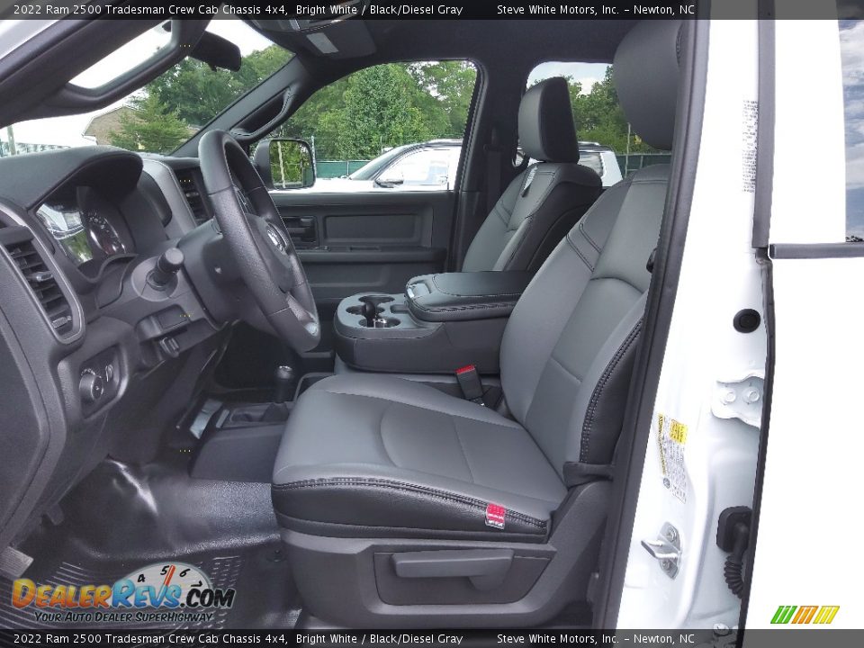 2022 Ram 2500 Tradesman Crew Cab Chassis 4x4 Bright White / Black/Diesel Gray Photo #13