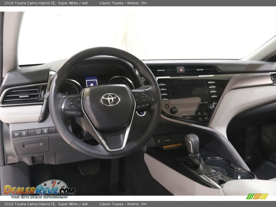 2019 Toyota Camry Hybrid SE Super White / Ash Photo #6
