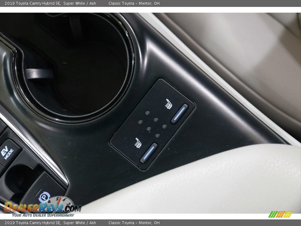 2019 Toyota Camry Hybrid SE Super White / Ash Photo #13