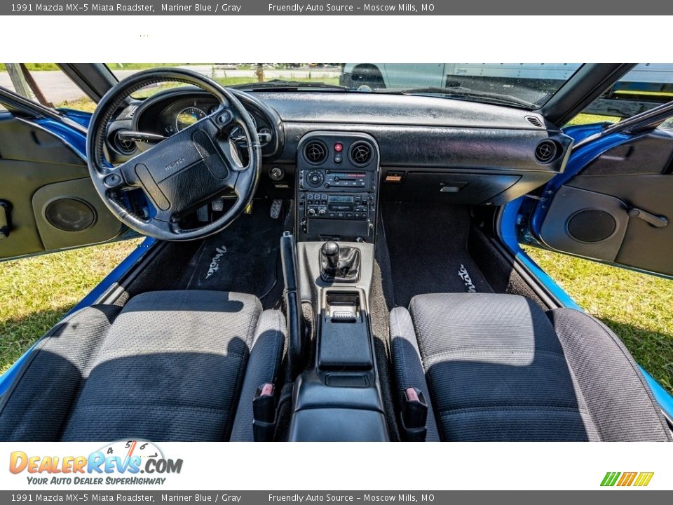 Gray Interior - 1991 Mazda MX-5 Miata Roadster Photo #25