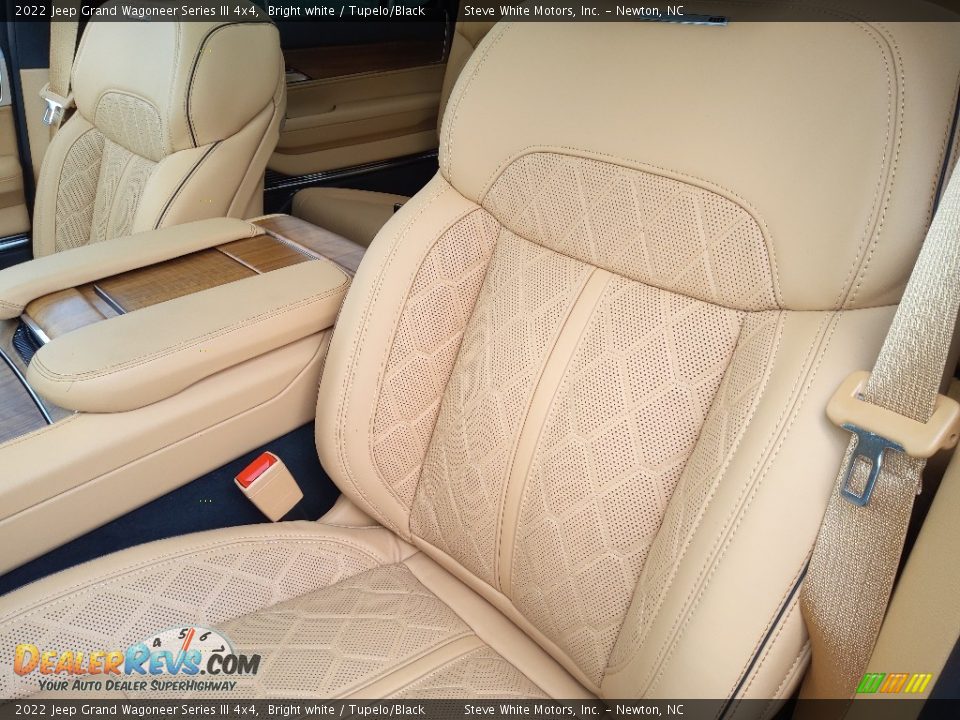 Front Seat of 2022 Jeep Grand Wagoneer Series III 4x4 Photo #16