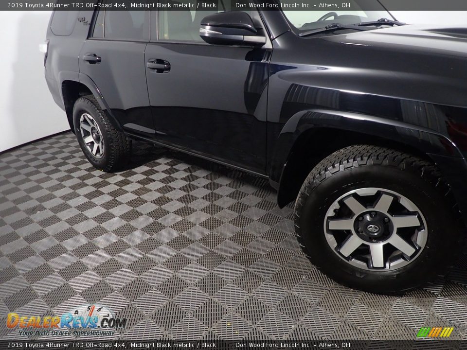 2019 Toyota 4Runner TRD Off-Road 4x4 Midnight Black metallic / Black Photo #6