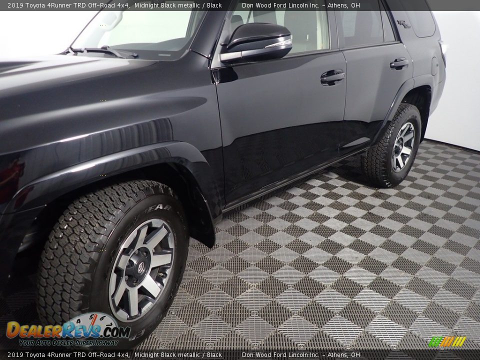 2019 Toyota 4Runner TRD Off-Road 4x4 Midnight Black metallic / Black Photo #12