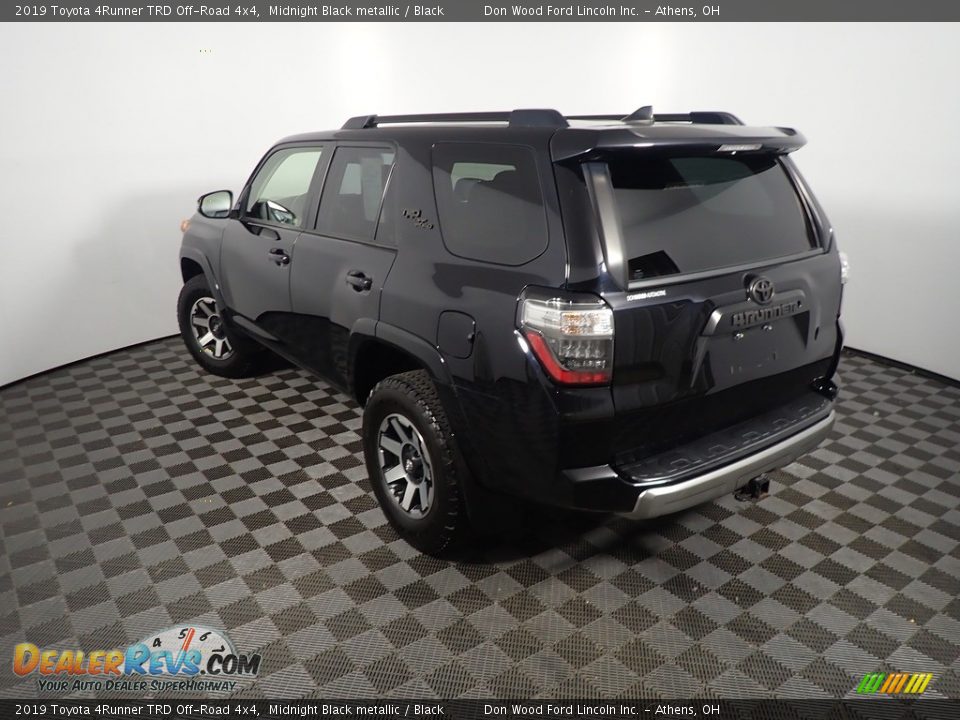 2019 Toyota 4Runner TRD Off-Road 4x4 Midnight Black metallic / Black Photo #14