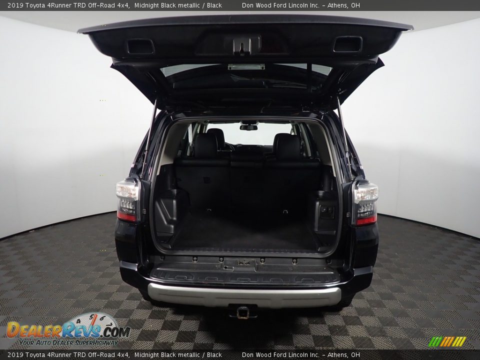 2019 Toyota 4Runner TRD Off-Road 4x4 Midnight Black metallic / Black Photo #16