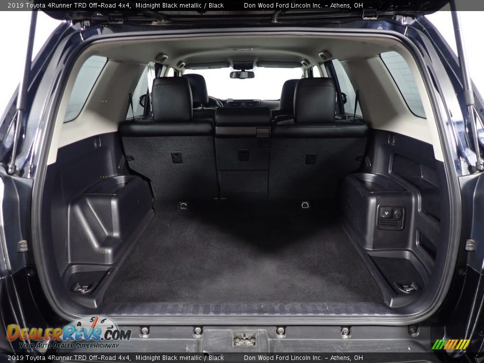 2019 Toyota 4Runner TRD Off-Road 4x4 Midnight Black metallic / Black Photo #17