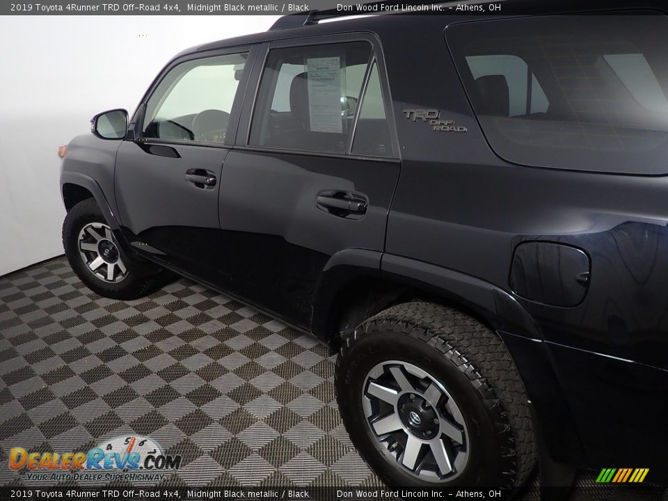 2019 Toyota 4Runner TRD Off-Road 4x4 Midnight Black metallic / Black Photo #20