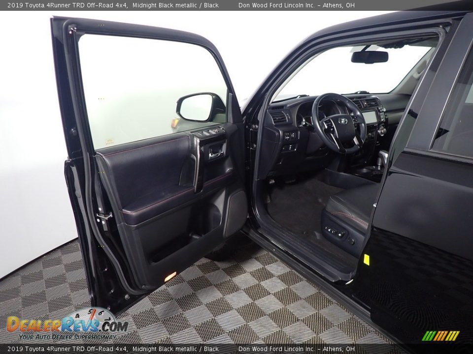 2019 Toyota 4Runner TRD Off-Road 4x4 Midnight Black metallic / Black Photo #22