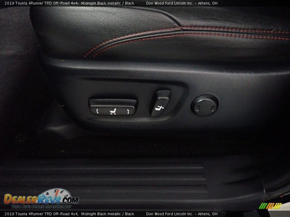 2019 Toyota 4Runner TRD Off-Road 4x4 Midnight Black metallic / Black Photo #25