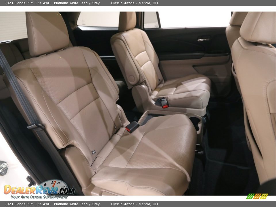 2021 Honda Pilot Elite AWD Platinum White Pearl / Gray Photo #17