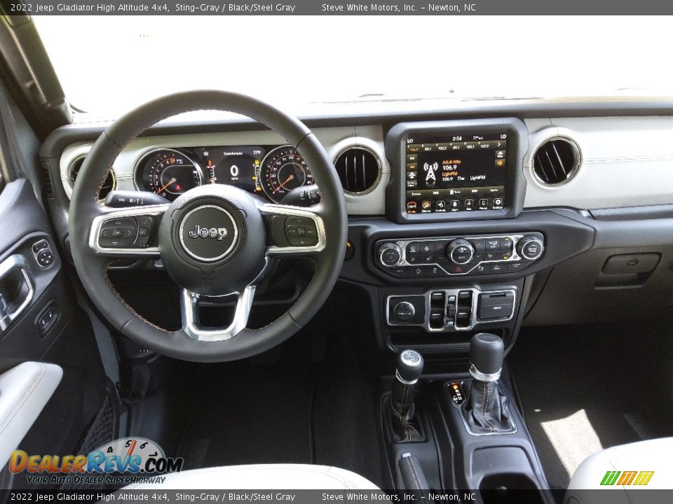 Dashboard of 2022 Jeep Gladiator High Altitude 4x4 Photo #17