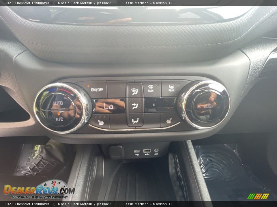 2022 Chevrolet TrailBlazer LT Mosaic Black Metallic / Jet Black Photo #13