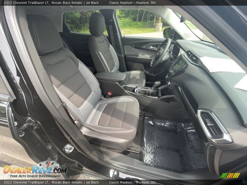 Front Seat of 2022 Chevrolet TrailBlazer LT Photo #18