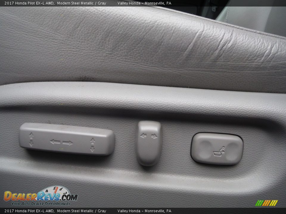 2017 Honda Pilot EX-L AWD Modern Steel Metallic / Gray Photo #17