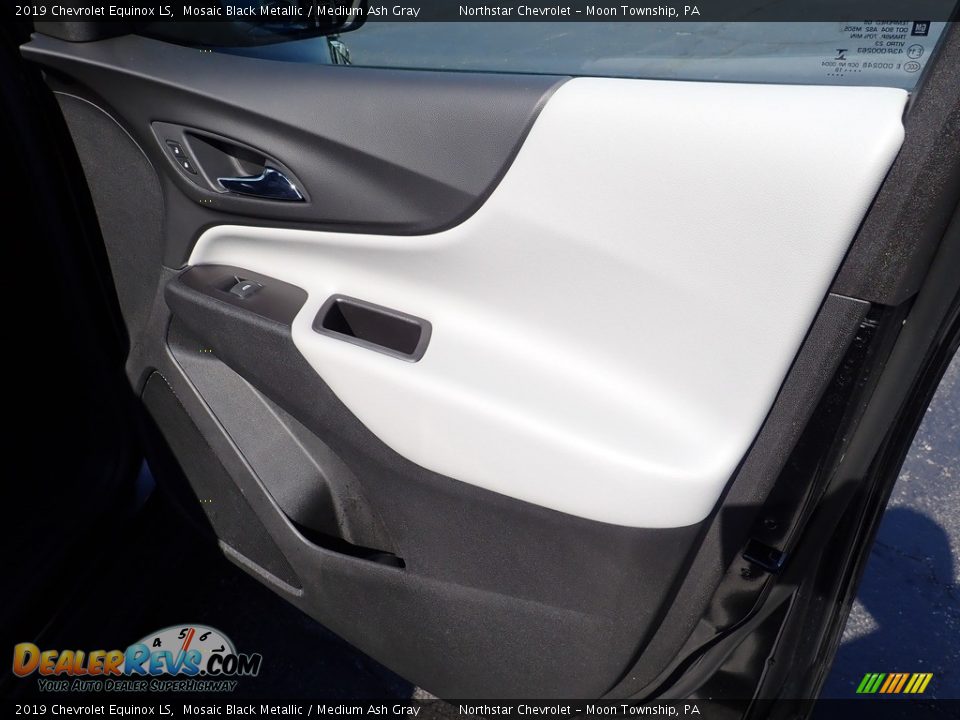 2019 Chevrolet Equinox LS Mosaic Black Metallic / Medium Ash Gray Photo #17