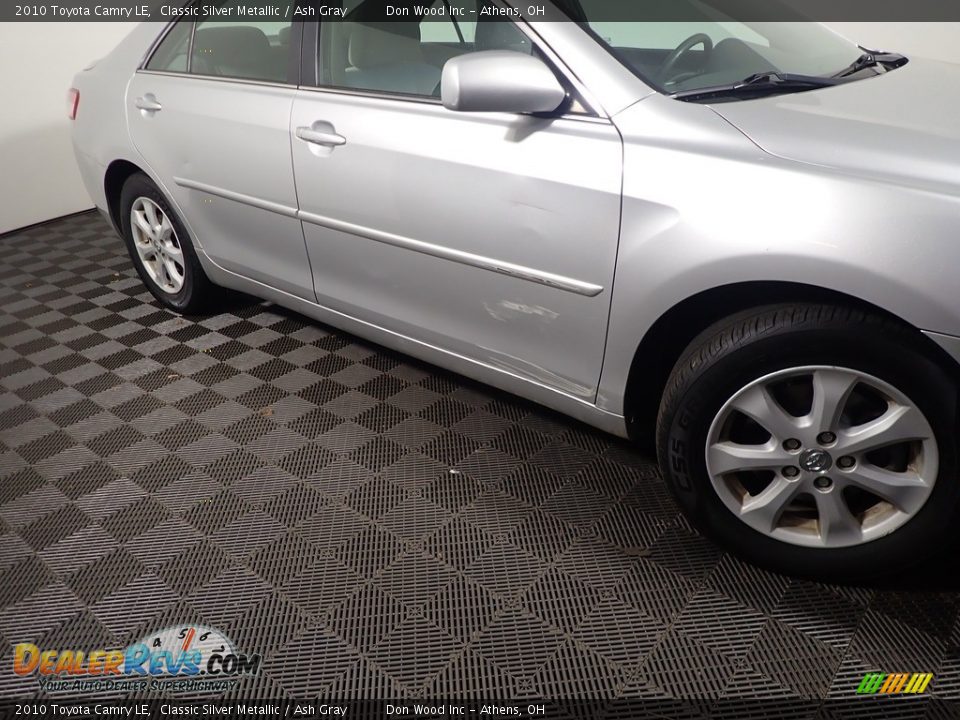 2010 Toyota Camry LE Classic Silver Metallic / Ash Gray Photo #4