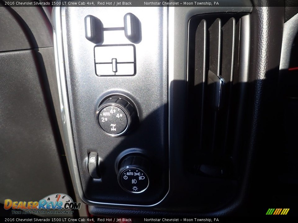 2016 Chevrolet Silverado 1500 LT Crew Cab 4x4 Red Hot / Jet Black Photo #26