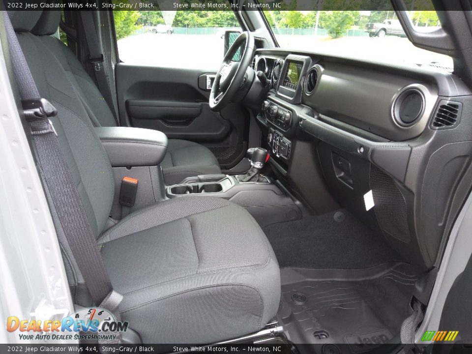 Front Seat of 2022 Jeep Gladiator Willys 4x4 Photo #17
