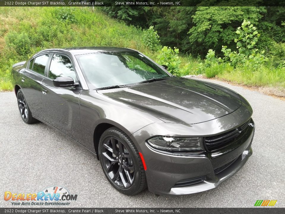 Front 3/4 View of 2022 Dodge Charger SXT Blacktop Photo #4